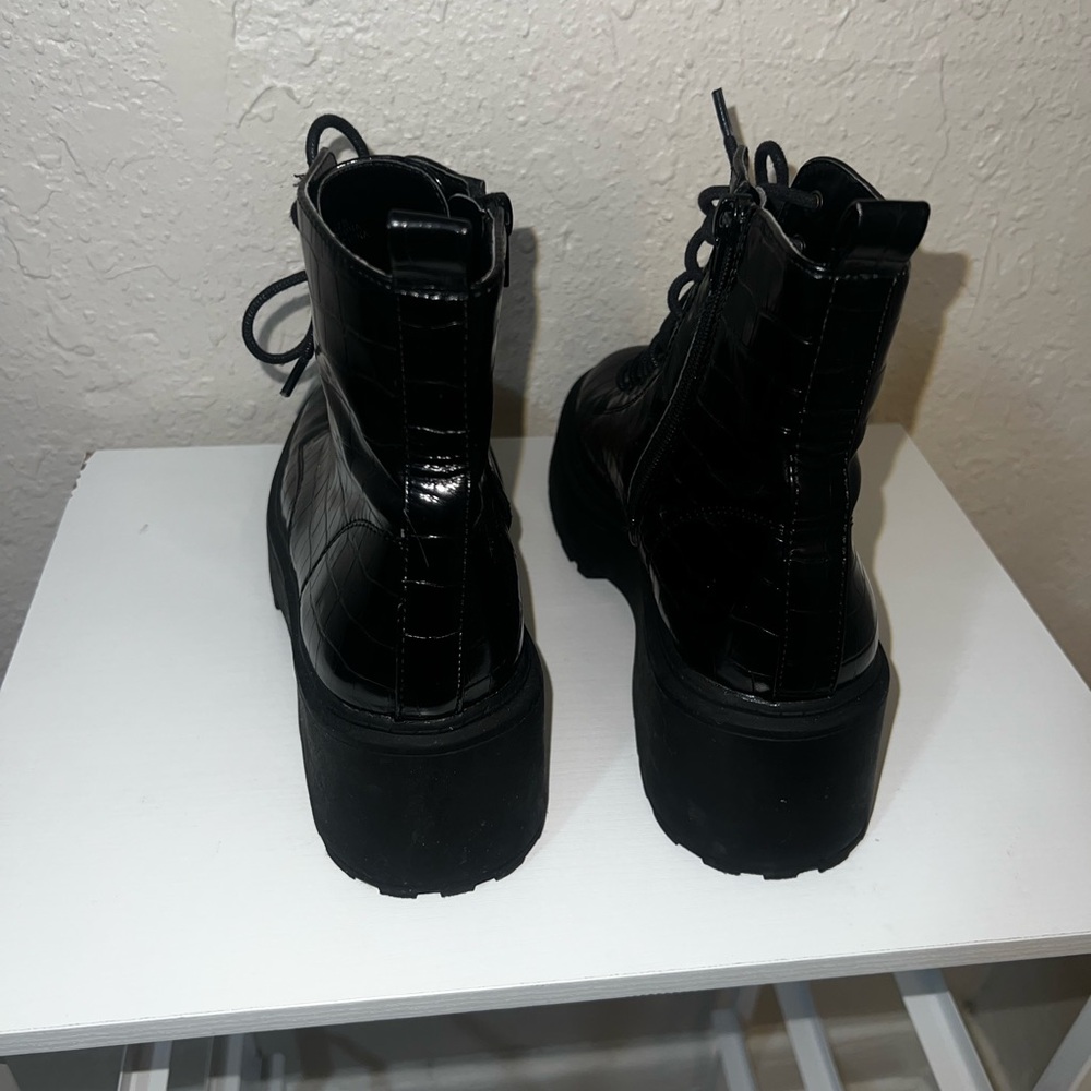 Forever 21 Black Glossy Combat Boots - Picture 4 of 5